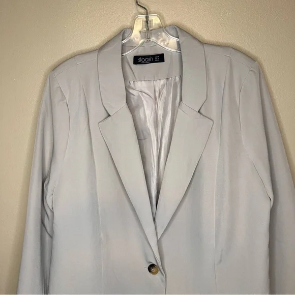 Stoosh Women's Beige Silk Feel Blazer Size Medium - Picture 3 of 6